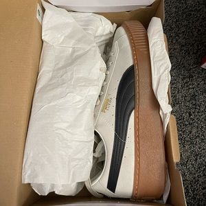 PUMA Size 8.5W Suede Platform Core Whisper White Black